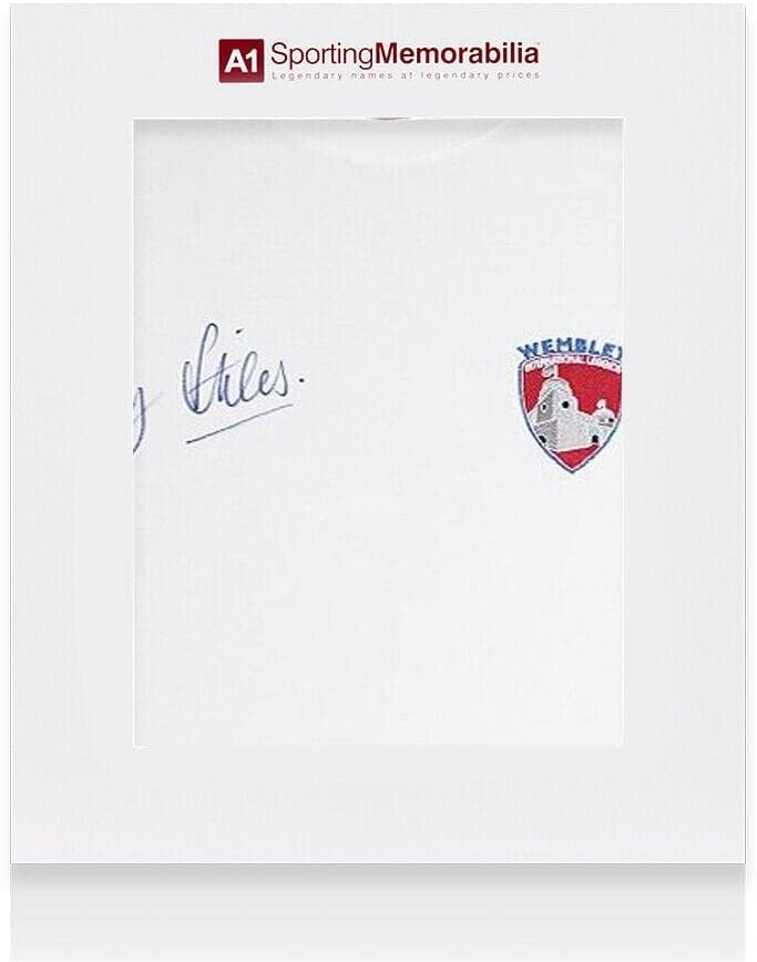 Nobby Stiles Potpisana košulja - Wembley Legends - Darov kutija Autograph Jersey - Autografirani nogometni dresovi
