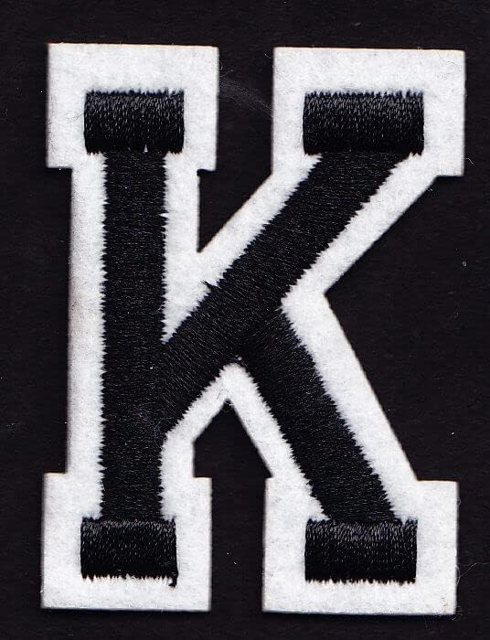 Pisma - 2 Crno -bijelo slovo K - željezo na izvezenom Appliqueu