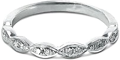 Amish je kreirao zaručnički prsten s bijelim dijamantom okruglog reza od 925 sterling srebra i 14k bijelog zlata preko dijamantnog