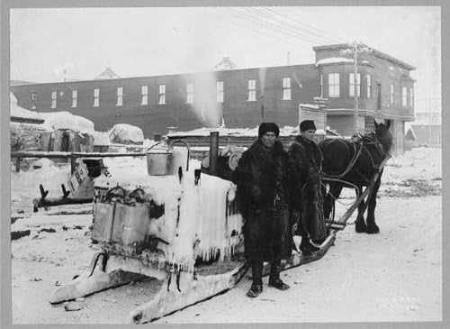PovijesneFindings Foto: Vodeni karavan, Fairbanks, Aljaska, AK, nosač vode, sanjka, konj, 1900-1930, krzna odjeća
