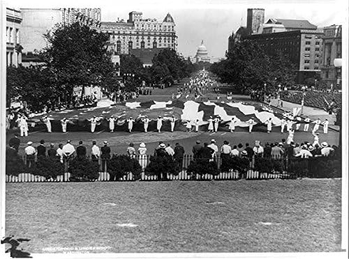 PovijesneFindings Foto: Najveća svjetska zastava koja se nosi u Kapitol Paradi, Washington, DC, lipanj 1932